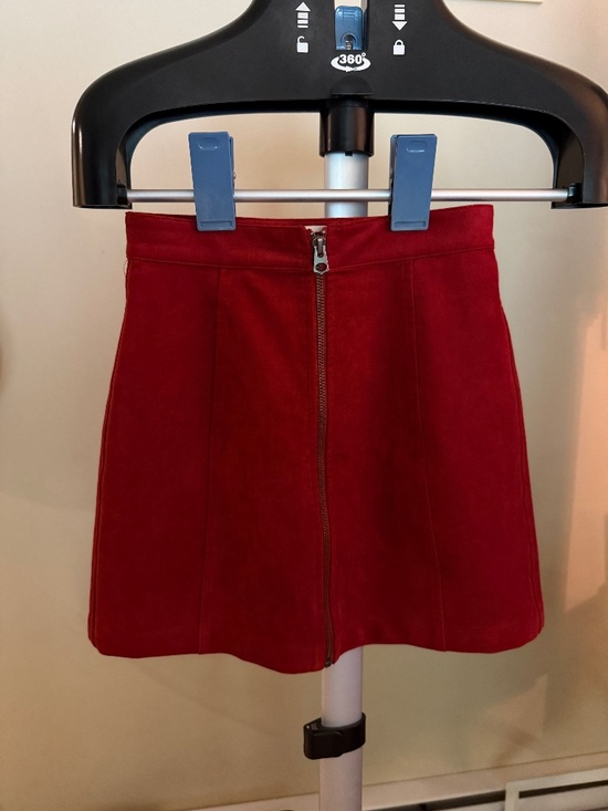 Aritzia Dresses & Skirts - Aritzia Wilfred Free Suede Mini Skirt – Red - Size 0